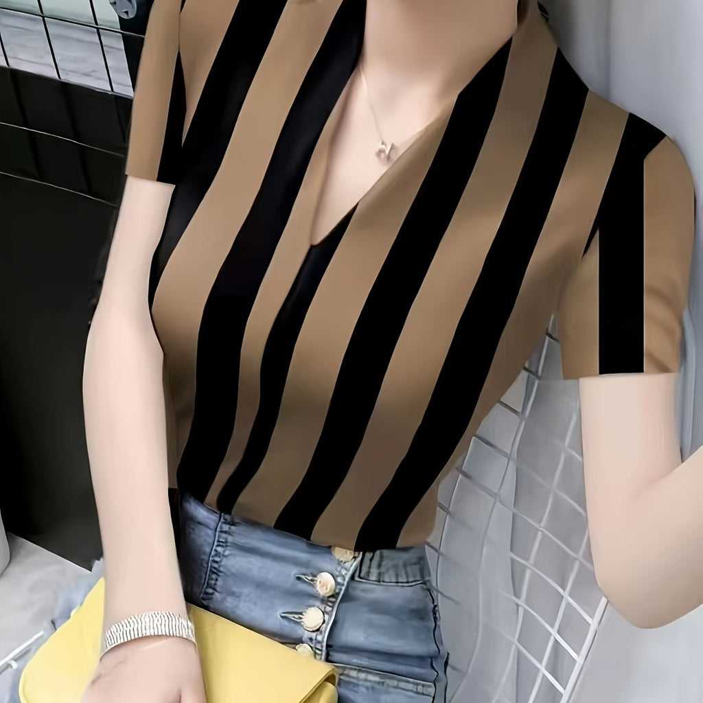 Chic V-Neck Short Sleeve T-Shirt for Women - Slim Fit, Fabric, Geometric Design, Perfect for Spring\u002FSummer\u002FFall, Stylish Layering Piece